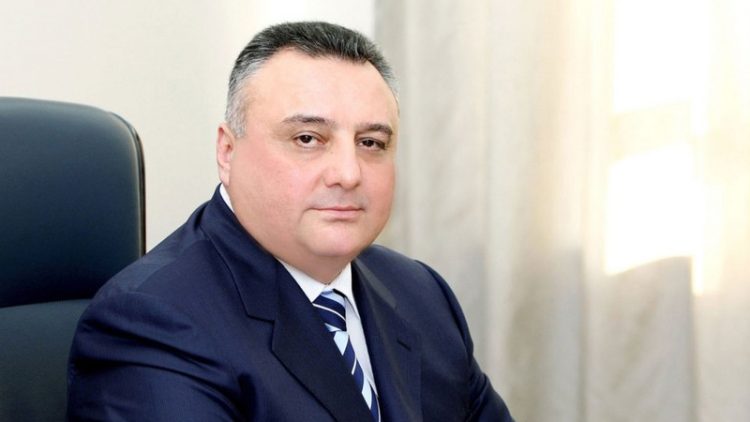 Baş Prokurorluq Eldar Mahmudovun əmisi oğlu ilə bağlı məhkəməyə müraciət etdi