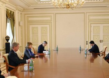 İlham Əliyev Boris Consonun elçisi ilə müzakirə apardı