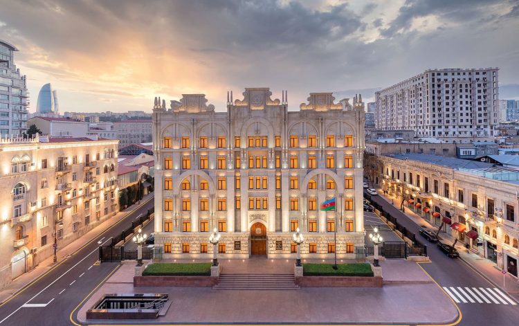 Polisin AXCP üzvünün maşınından pul götürməsi iddiasına – DİN-dən reaksiya