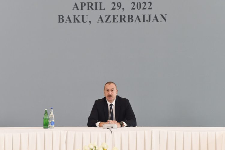 Prezident: “Qaz təchizatının artırılması ilə bağlı bir sıra müraciətlər daxil olub”