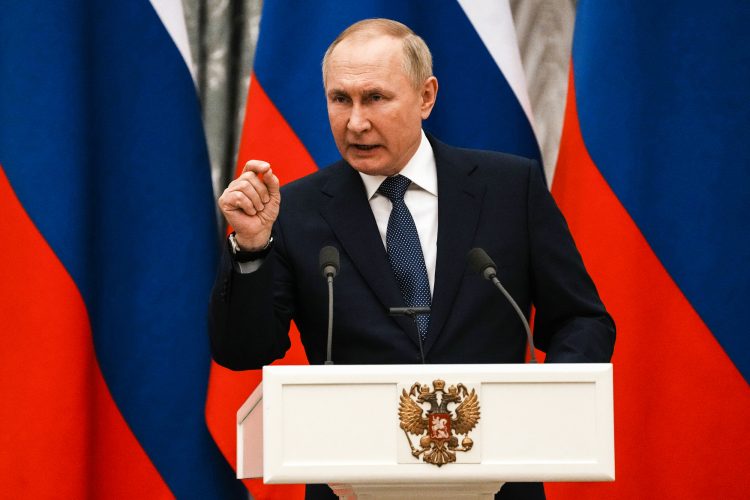 Putin: “Əsgərlərimiz Donbası neonasistlərdən müdafiə edirlər”