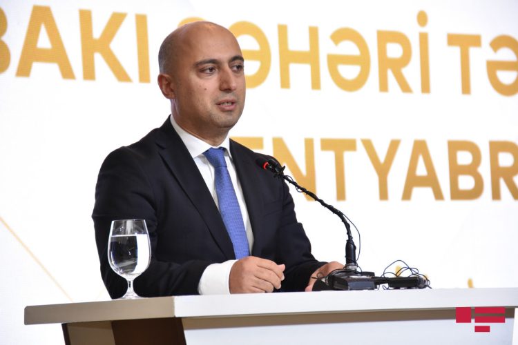 Nazir: “500 müəllim “anbar”, “şənbə” və “pambıq” sözlərinin düzgün yazılışını tapa bilməyib