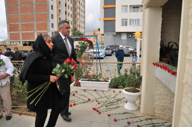 ABŞERON RAYONUNDA ŞƏHİD AİLƏLƏRİNƏ ZİYARƏT DAVAM ETDİRİLİR