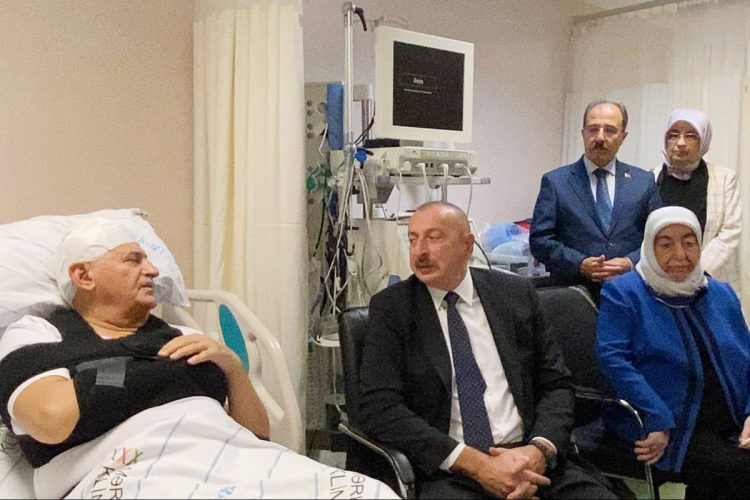 Prezident Binəli Yıldırıma, Şamil Ayrıma və mühafizəçiyə baş çəkib – Foto
