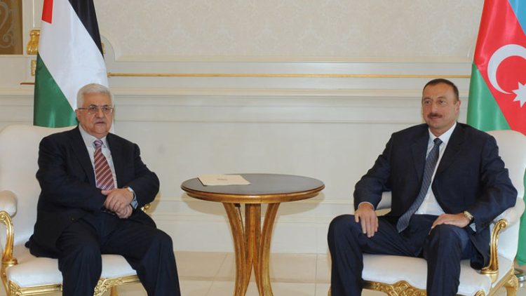 İlham Əliyev Mahmud Abbası təbrik etdi