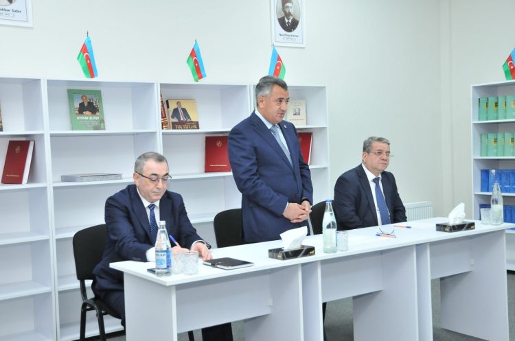 ABŞERONDA VƏTƏNDAŞ QƏBULLARI DAVAM ETDİRİLİR