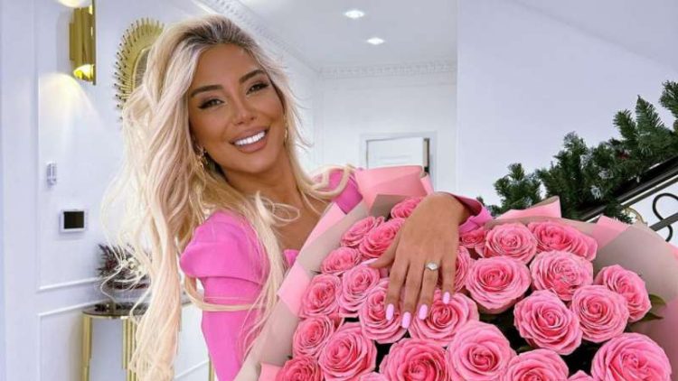 Azərbaycanlı aparıcı plastik cərrahla evlənir – FOTOLAR