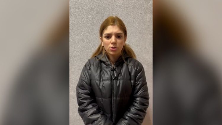 “TikTok” sosial şəbəkəsində şəhidləri təhqir edən qadın polisə gətirildi