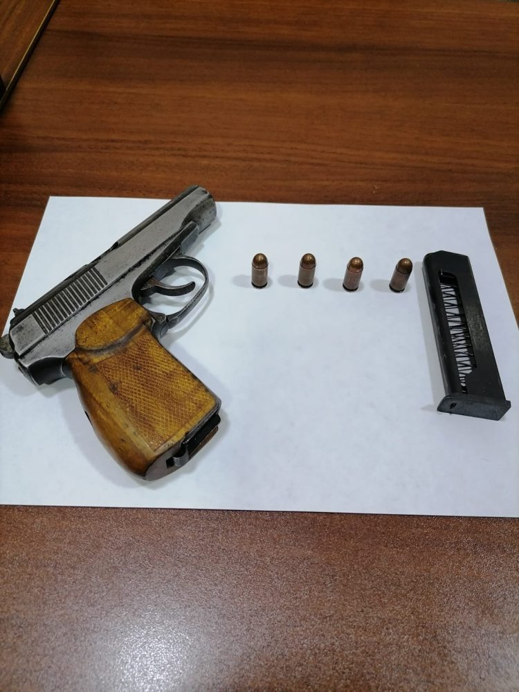 Nəsimi rayonunda “Makarov” markalı tapança satmaq istəyən şəxs saxlanılıb
