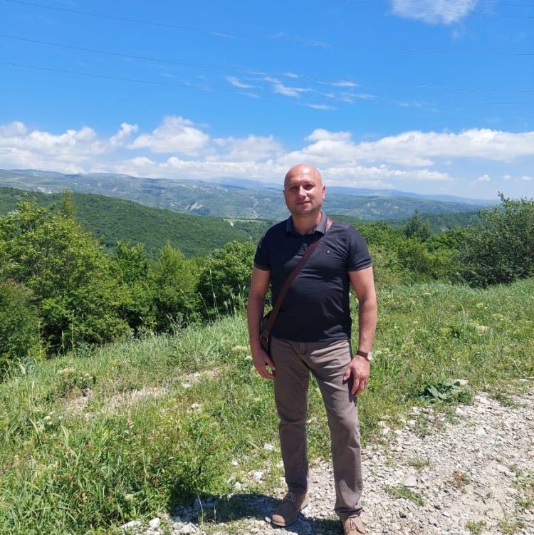 Bakı bulvarında intihar edən şəxs müəllim imiş – FOTO