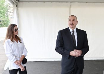 İlham Əliyev və xanımı Şuşada yaşayış kompleksinin tikintisi ilə tanış olublar