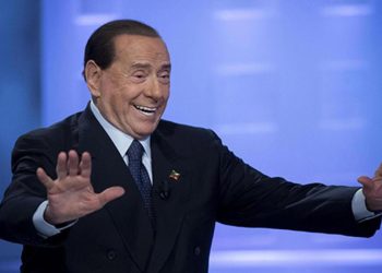 Bir aydır xəstəxanada olan Berluskonidən ilk mesaj