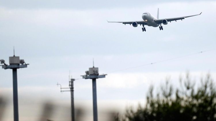 Fransada qısamüddətli daxili uçuşlar qadağan edilib