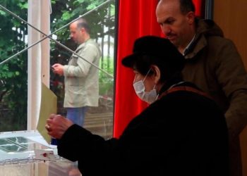 Fransada türk seçicilərin səsvermə prosesi davam edir