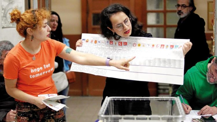 Göz Türkiyəyə... Dünya canlı izlədi