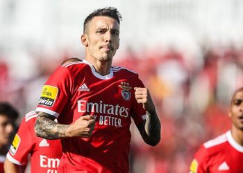 Qalatasarayın sevimlisi Alejandro Grimaldo imza atdı!