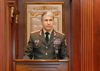 Vilayət Eyvazov 4 rəisin yerini dəyişdirdi