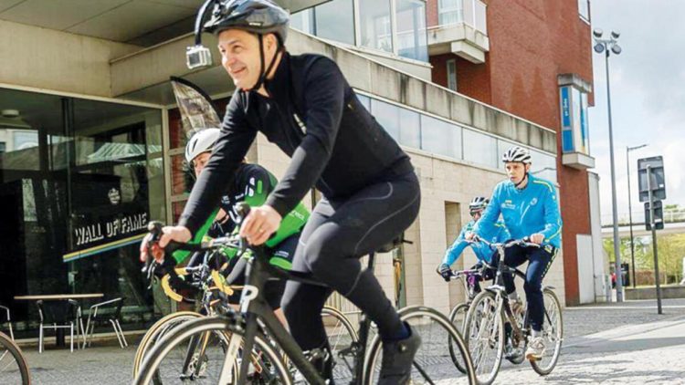 Dəbilqə Belçikanın baş nazirini xilas etdi - Dünya Xəbərləri