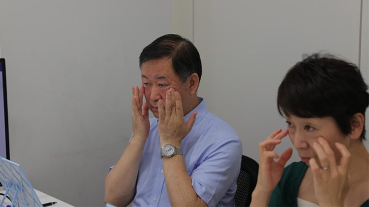 Gülməyi unudanlar Yaponiyada təhsil alırlar