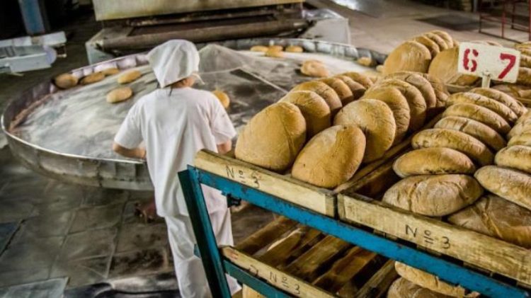 Naxçıvanda çörəyin qiyməti endirildi