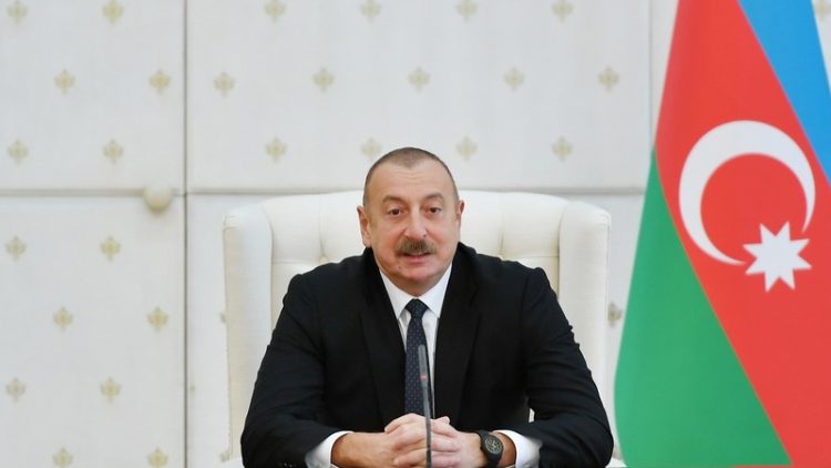 İlham Əliyev: “Bakı-Tbilisi-Qars dəmir yolu tərəfimizdən müasirləşdirilir”