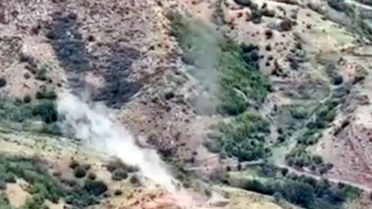 MN: “Ermənistan ordusunun Xocalı və Qırmızı Bazardakı döyüş vasitələri məhv edilir” (VİDEO)