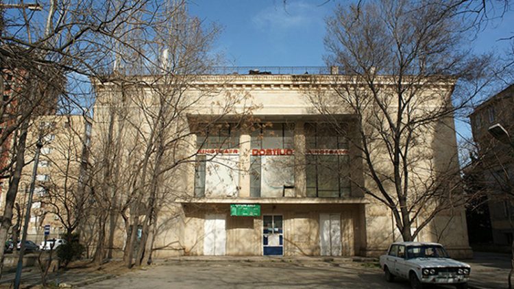 Bakının məşhur kinoteatrı sökülür? (FOTOLAR)