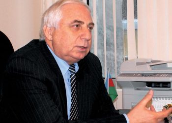 Hadı Rəcəbli vəfat edib