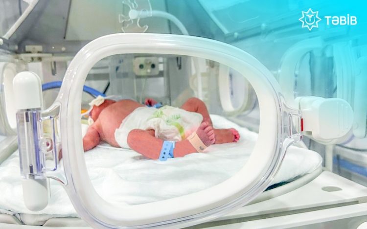 TƏBİB: Metroda doğulan körpə süni tənəffüs aparatından ayrılıb, vəziyyəti yaxşılaşır