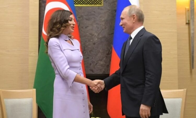 Putin Mehriban Əliyevanı təbrik etdi