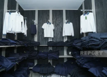 Məktəbli formalarının satıldığı ünvanlar açıqlanıb