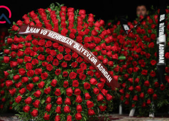 Prezidentlə xanımı vida mərasiminə əklil göndərdi – Foto