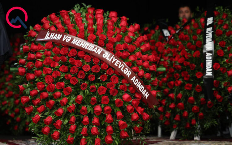 Prezidentlə xanımı vida mərasiminə əklil göndərdi – Foto