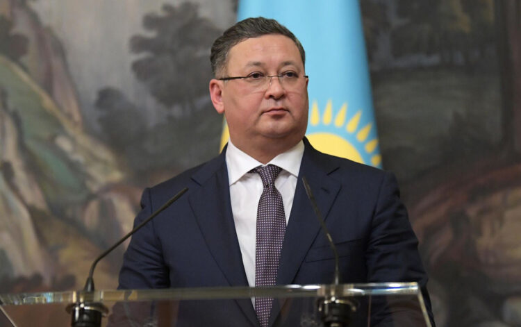 Qazaxıstanın XİN rəhbərinin saxlanılması xəbəri təkzib edildi (YENİLƏNİB)