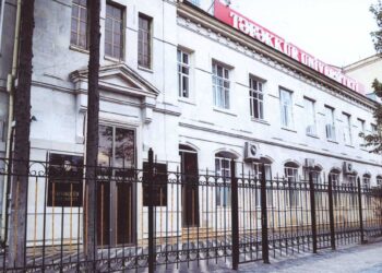 “Təfəkkür” Universitetinin binası məhkəməyə verildi