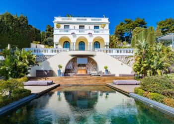 “Unibank”ın rəhbəri Fransadakı villasının satışa çıxardı – FOTO