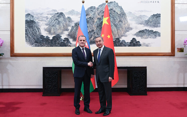 Bayramov çinli həmkarı ilə görüşdü