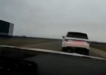 “Range Rover”lə təhlükəli manevr edən sürücü həbs olundu