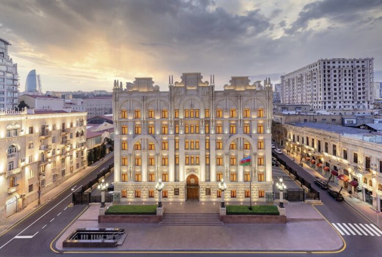 Polis şagirdlər arasında baş verən insidentlə bağlı məlumat yaydı