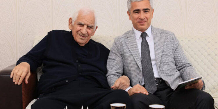 Anar Ələkbərov 95 yaşlı Nəriman Həsənzadəni ziyarət etdi – Fotolar