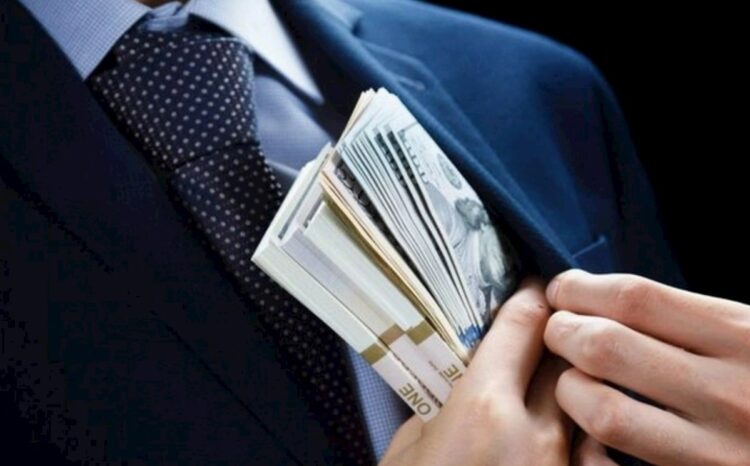 Rüşvətə görə mühakimə olunan bələdiyyə sədri niyə azadlıqda qalmışdı?